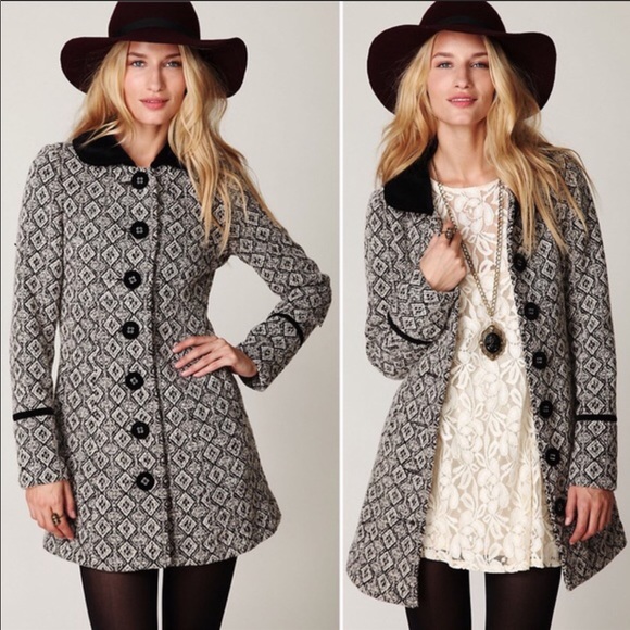 Free People Jackets & Blazers - ✨Free People Boho Retro Wool Blend Tapestry Coat